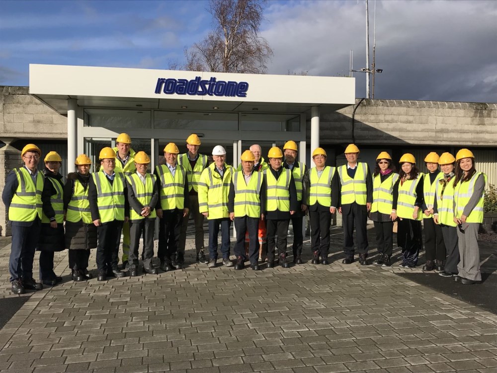 1544170124225795gQFf.jpg 10 參觀(guān)CRH旗下路石公司_副本.jpg